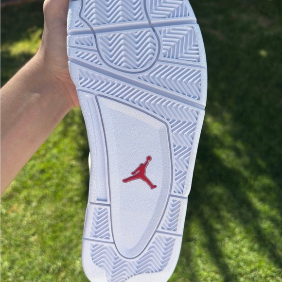 Jordan 4 Oreos Size 10 - Picture 8 of 12